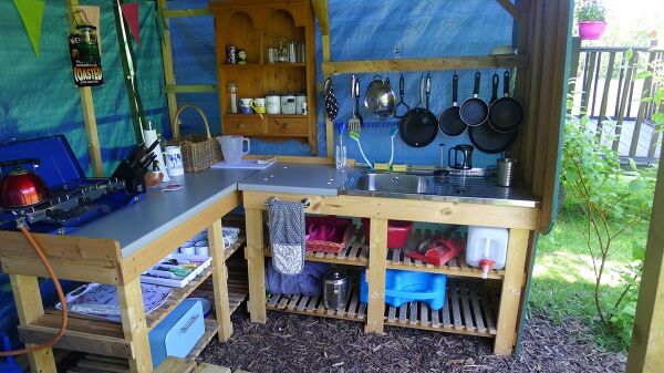 Cwt Gwyrdd campsite in Crymch, Pembrokeshire